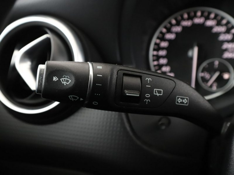 Mercedes A 180 skóra navi kamera i czujniki parkowania klima grzane fotele W176 (2012-)