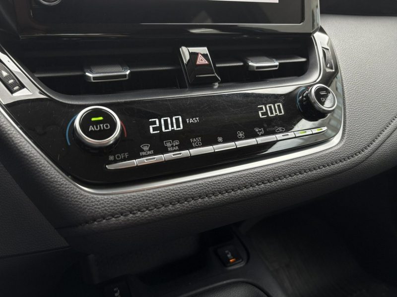 Toyota Corolla 1.8 Hybrid COMFORT TECH, salon Polska, gwarancja, FV23% Seria E16 (2012-)
