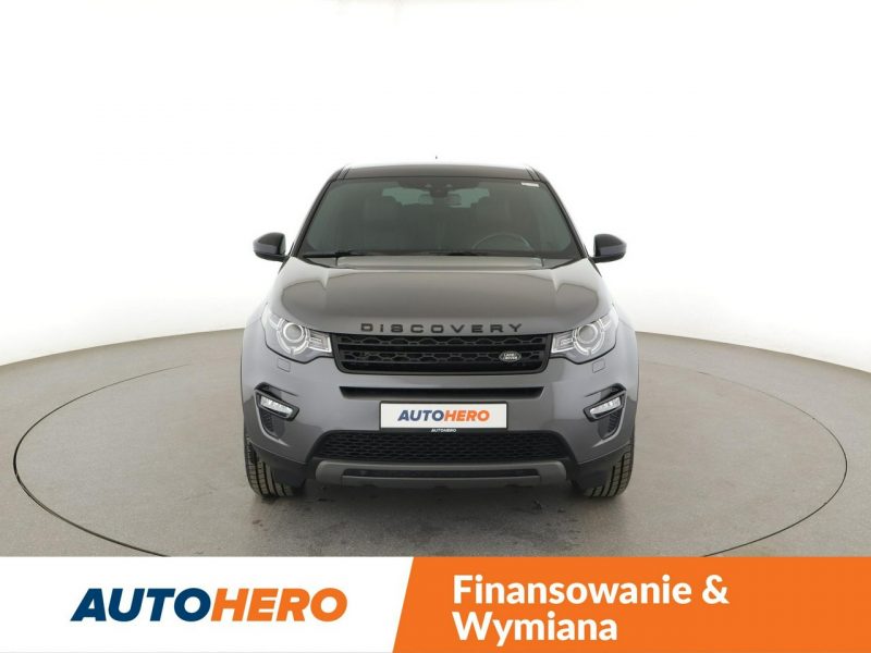Land Rover Discovery Sport AWD 240KM automat skóra panorama navi kamera grzane fotele ACC hak