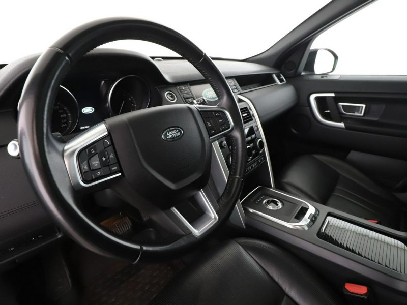 Land Rover Discovery Sport AWD 240KM automat skóra panorama navi kamera grzane fotele ACC hak