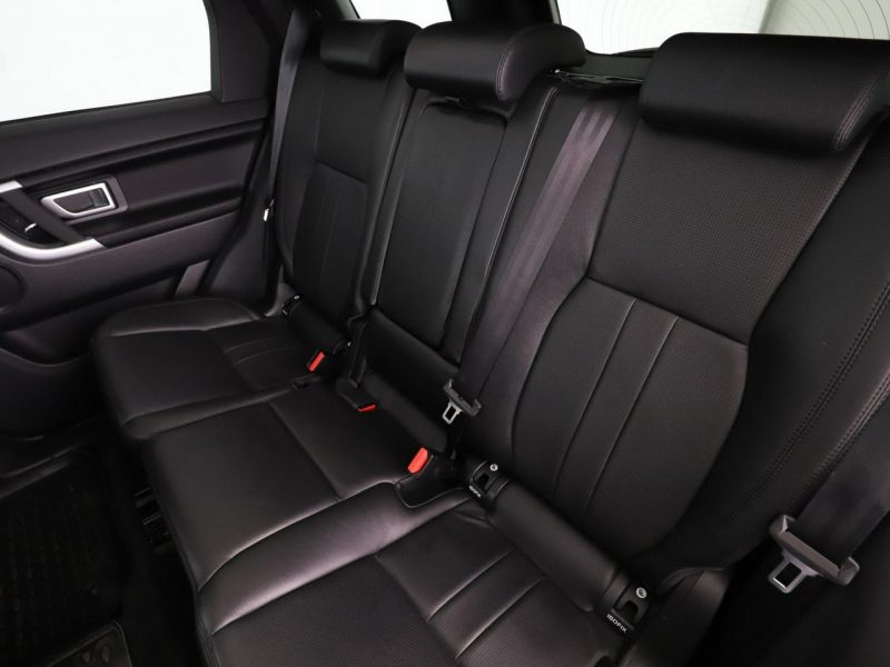 Land Rover Discovery Sport AWD 240KM automat skóra panorama navi kamera grzane fotele ACC hak