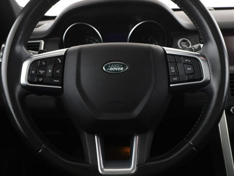 Land Rover Discovery Sport AWD 240KM automat skóra panorama navi kamera grzane fotele ACC hak