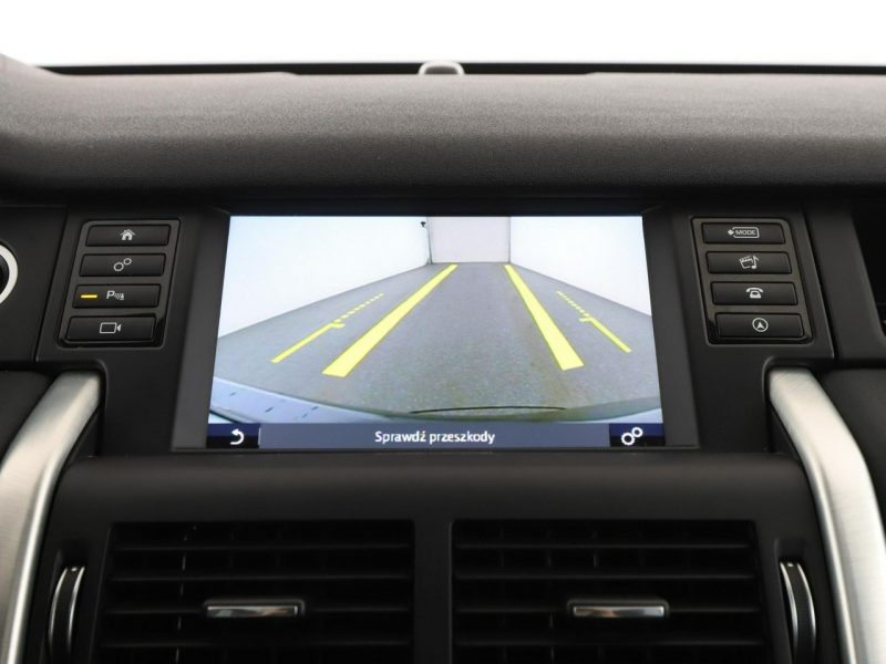 Land Rover Discovery Sport AWD 240KM automat skóra panorama navi kamera grzane fotele ACC hak