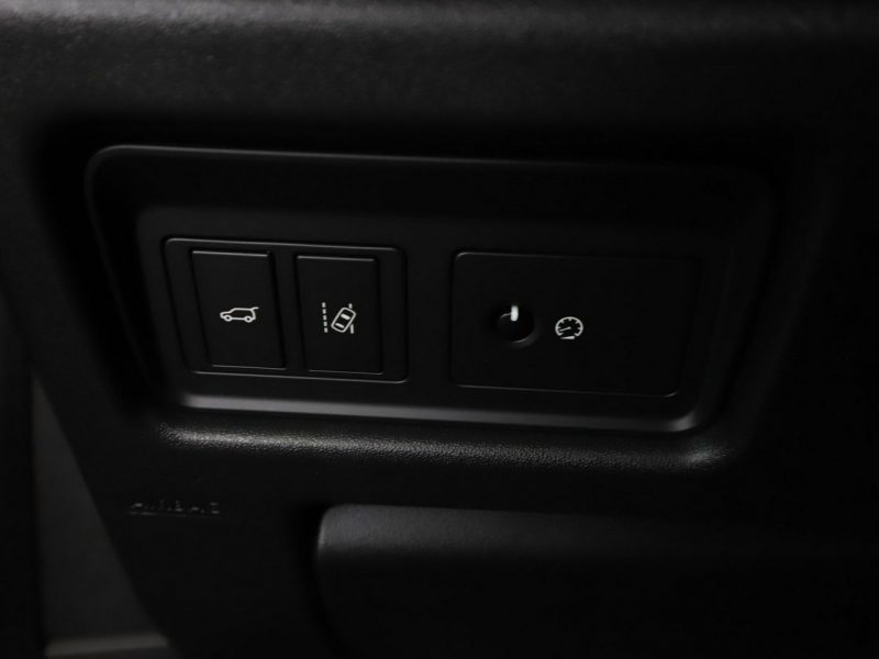 Land Rover Discovery Sport AWD 240KM automat skóra panorama navi kamera grzane fotele ACC hak