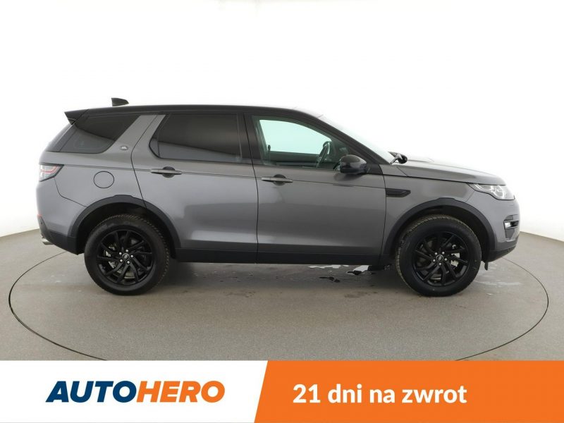 Land Rover Discovery Sport AWD 240KM automat skóra panorama navi kamera grzane fotele ACC hak