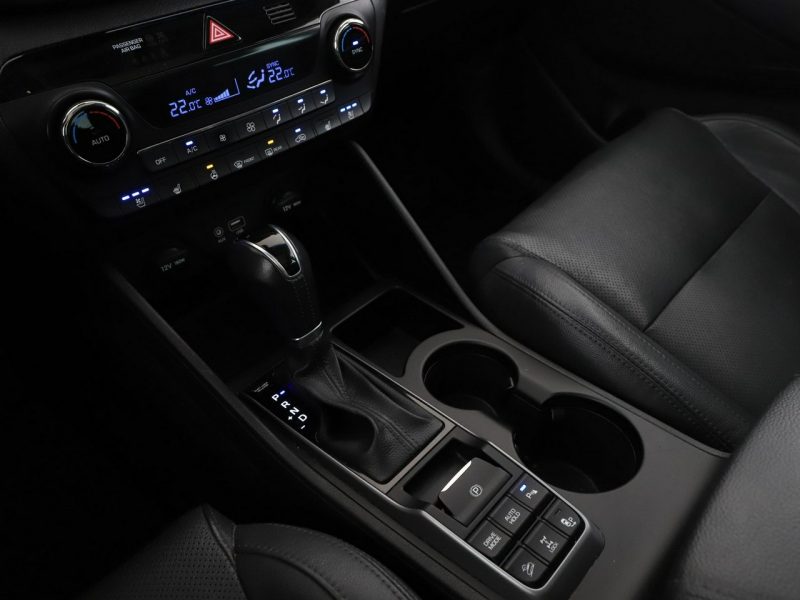 Hyundai Tucson Executive automat 4x4 177KM skóra grzane+wentyl. fotele panorama kamer III (2015-2020)