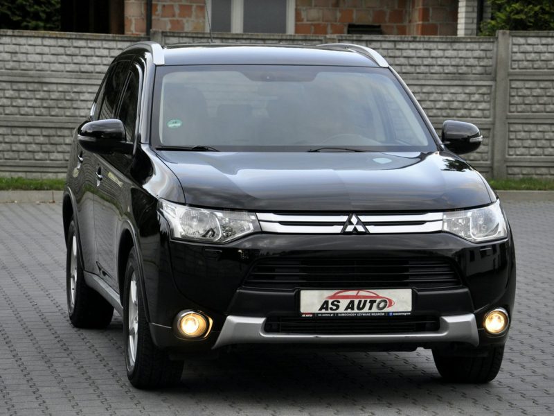 Mitsubishi Outlander 2.2Di-D 150KM /4x4/Automat/PDC/Kamera/Półskóry/Łopatki III (2012-)