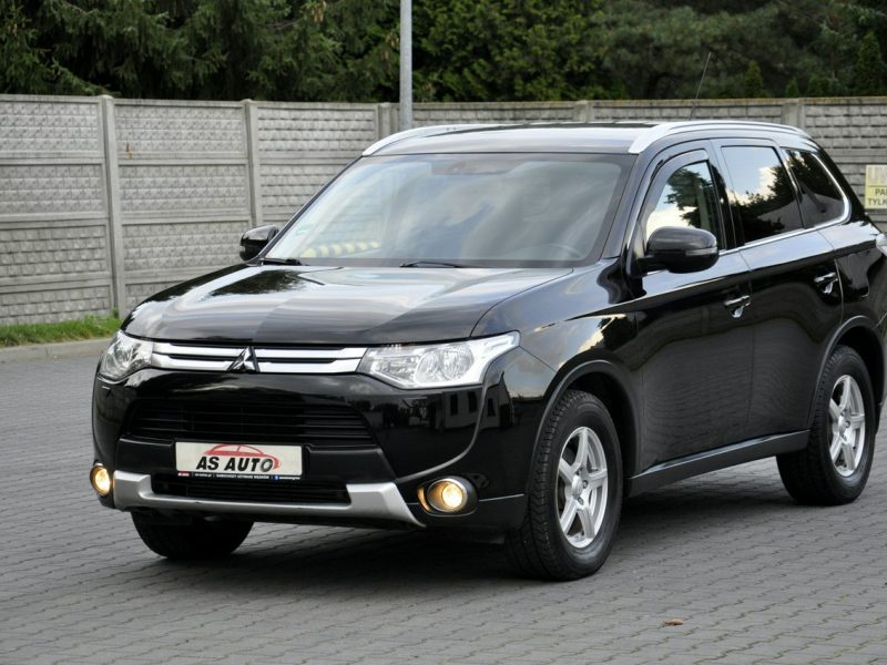 Mitsubishi Outlander 2.2Di-D 150KM /4x4/Automat/PDC/Kamera/Półskóry/Łopatki III (2012-)