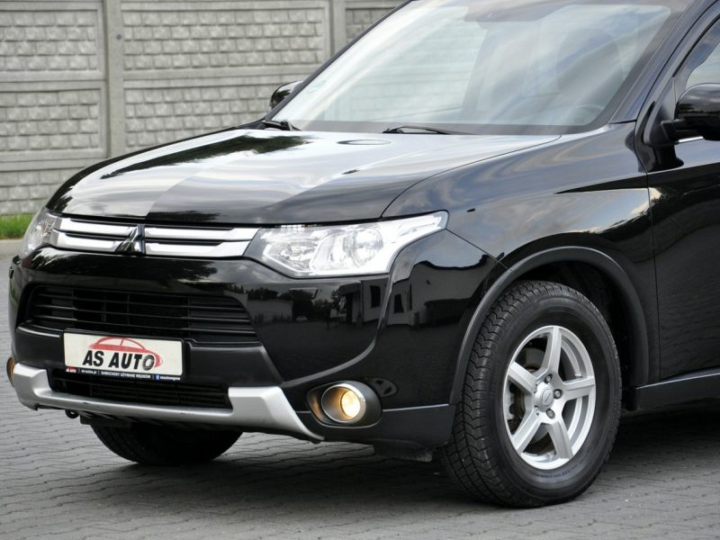 Mitsubishi Outlander 2.2Di-D 150KM /4x4/Automat/PDC/Kamera/Półskóry/Łopatki III (2012-)