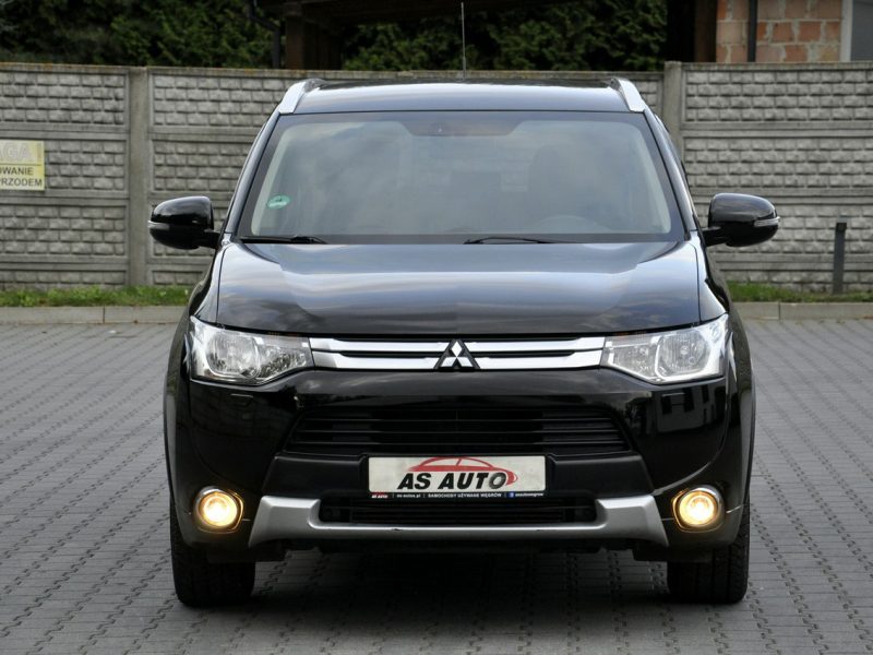 Mitsubishi Outlander 2.2Di-D 150KM /4x4/Automat/PDC/Kamera/Półskóry/Łopatki III (2012-)