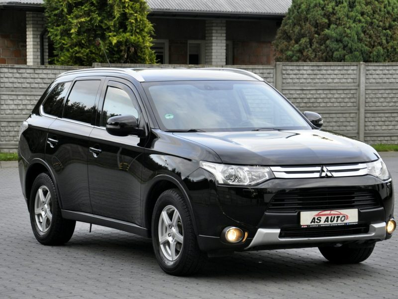 Mitsubishi Outlander 2.2Di-D 150KM /4x4/Automat/PDC/Kamera/Półskóry/Łopatki III (2012-)