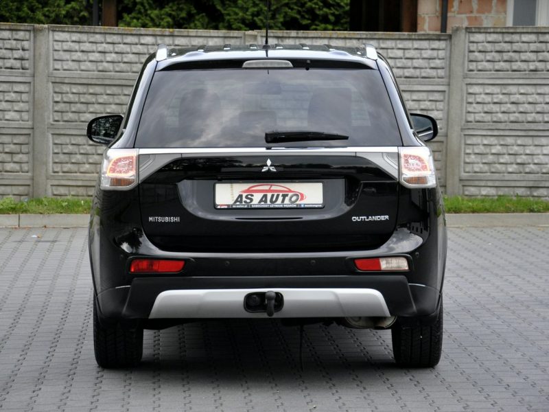 Mitsubishi Outlander 2.2Di-D 150KM /4x4/Automat/PDC/Kamera/Półskóry/Łopatki III (2012-)