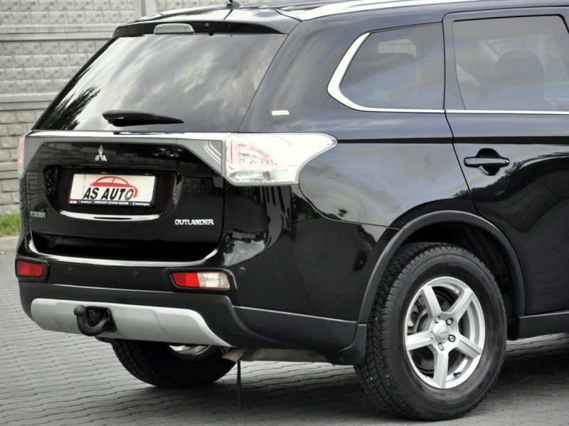 Mitsubishi Outlander 2.2Di-D 150KM /4x4/Automat/PDC/Kamera/Półskóry/Łopatki III (2012-)