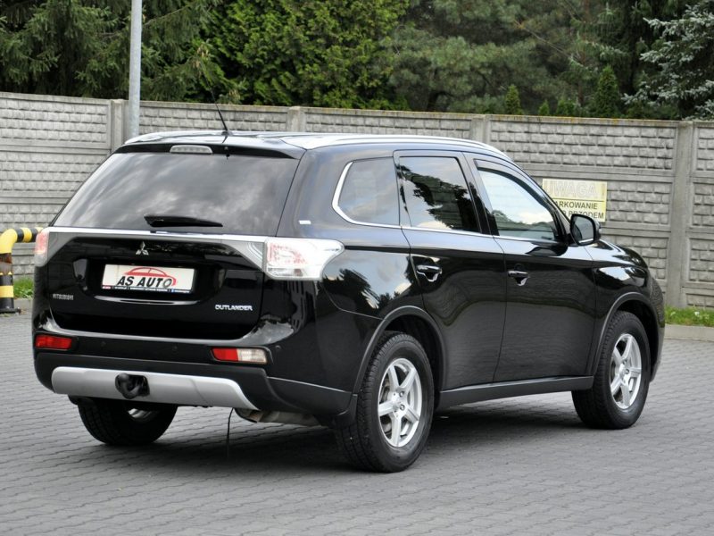 Mitsubishi Outlander 2.2Di-D 150KM /4x4/Automat/PDC/Kamera/Półskóry/Łopatki III (2012-)