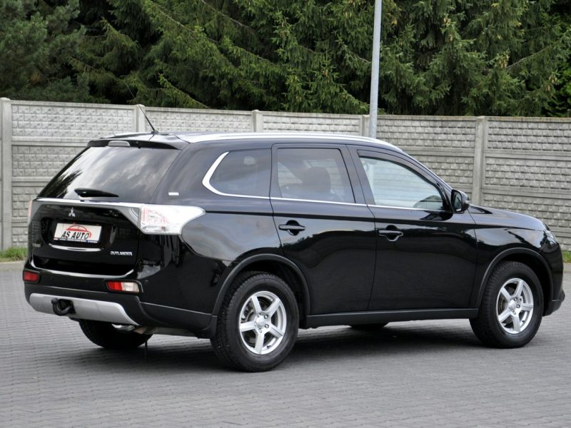 Mitsubishi Outlander 2.2Di-D 150KM /4x4/Automat/PDC/Kamera/Półskóry/Łopatki III (2012-)