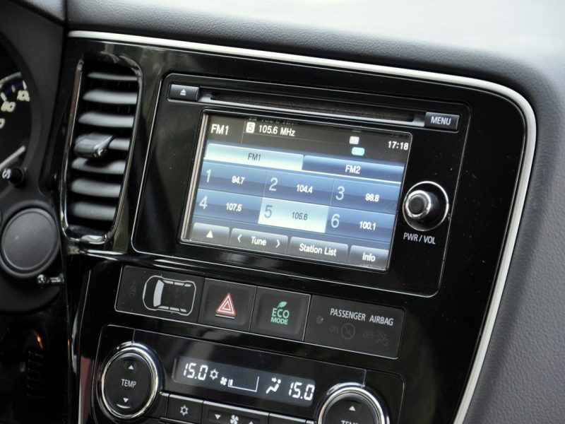 Mitsubishi Outlander 2.2Di-D 150KM /4x4/Automat/PDC/Kamera/Półskóry/Łopatki III (2012-)