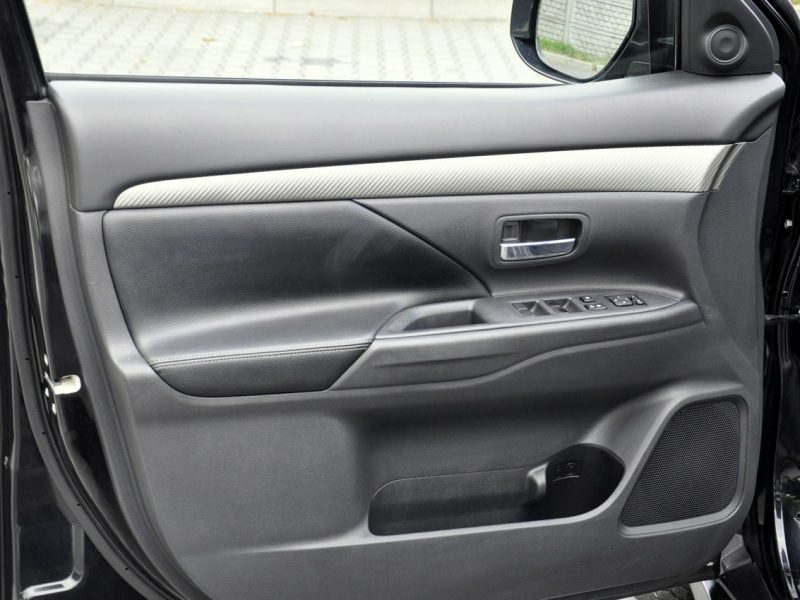 Mitsubishi Outlander 2.2Di-D 150KM /4x4/Automat/PDC/Kamera/Półskóry/Łopatki III (2012-)