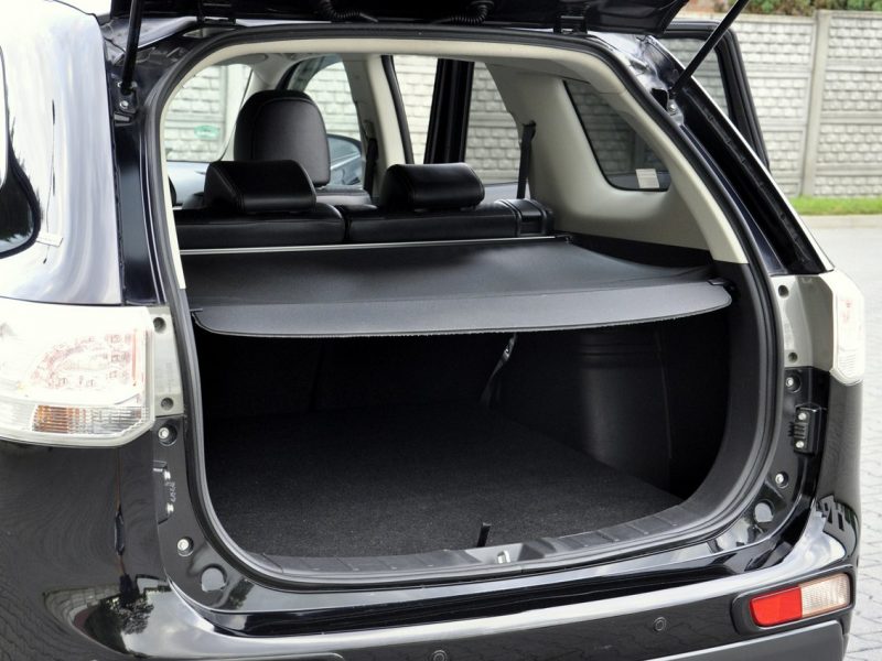 Mitsubishi Outlander 2.2Di-D 150KM /4x4/Automat/PDC/Kamera/Półskóry/Łopatki III (2012-)