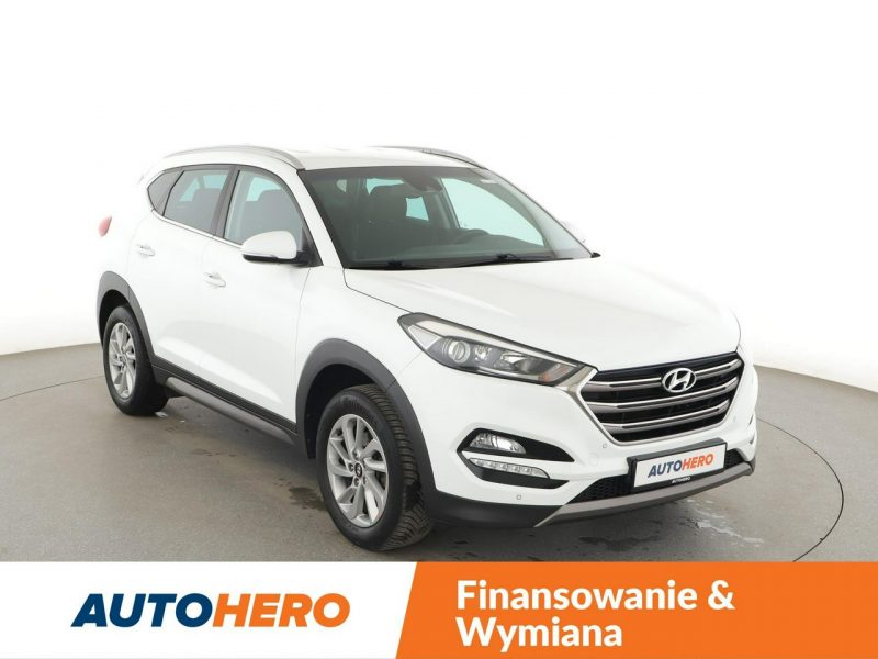 Hyundai Tucson navi klima auto kamera i czujniki parkowania grzane fotele III (2015-2020)