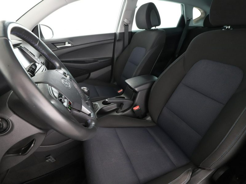 Hyundai Tucson navi klima auto kamera i czujniki parkowania grzane fotele III (2015-2020)