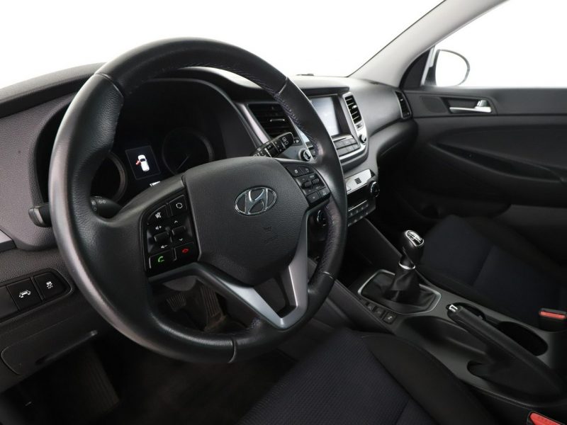 Hyundai Tucson navi klima auto kamera i czujniki parkowania grzane fotele III (2015-2020)