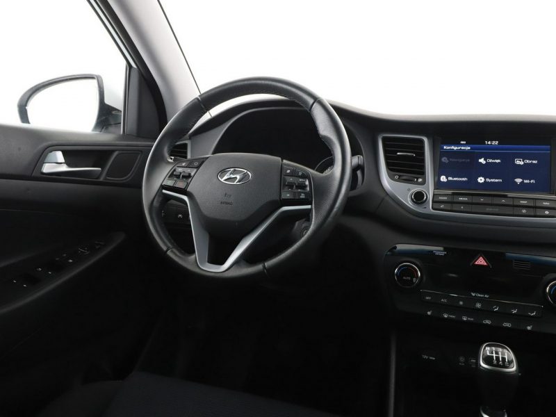 Hyundai Tucson navi klima auto kamera i czujniki parkowania grzane fotele III (2015-2020)