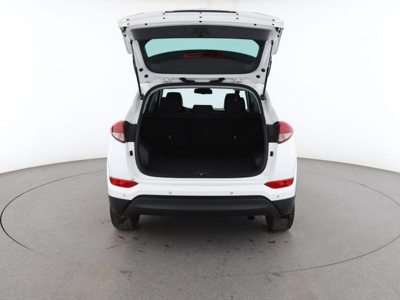 Hyundai Tucson navi klima auto kamera i czujniki parkowania grzane fotele III (2015-2020)