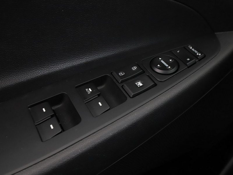 Hyundai Tucson navi klima auto kamera i czujniki parkowania grzane fotele III (2015-2020)