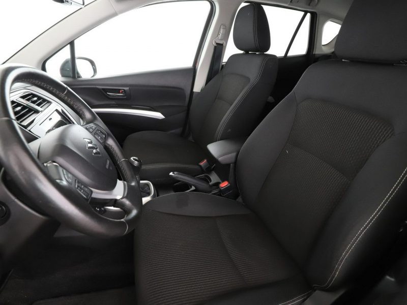 Suzuki SX4 klima auto grzane fotele kamera i czujniki parkowania II (2013-)