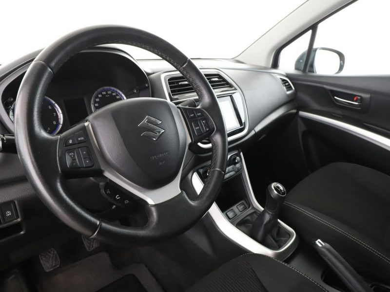 Suzuki SX4 klima auto grzane fotele kamera i czujniki parkowania II (2013-)