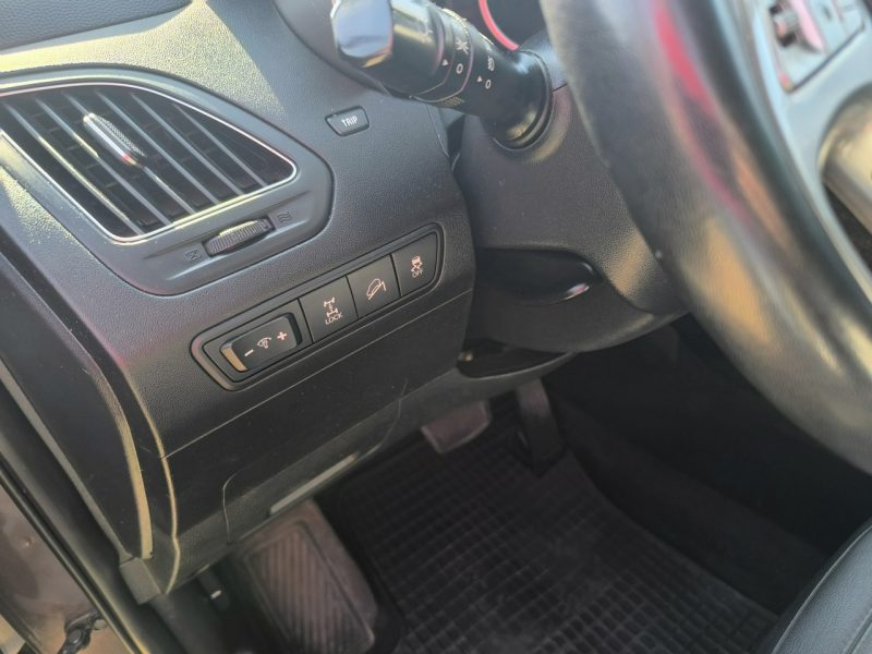 Hyundai ix35 2.0 CRDi 184KM 4x4 Klimatronic Kamera Automat Skóra