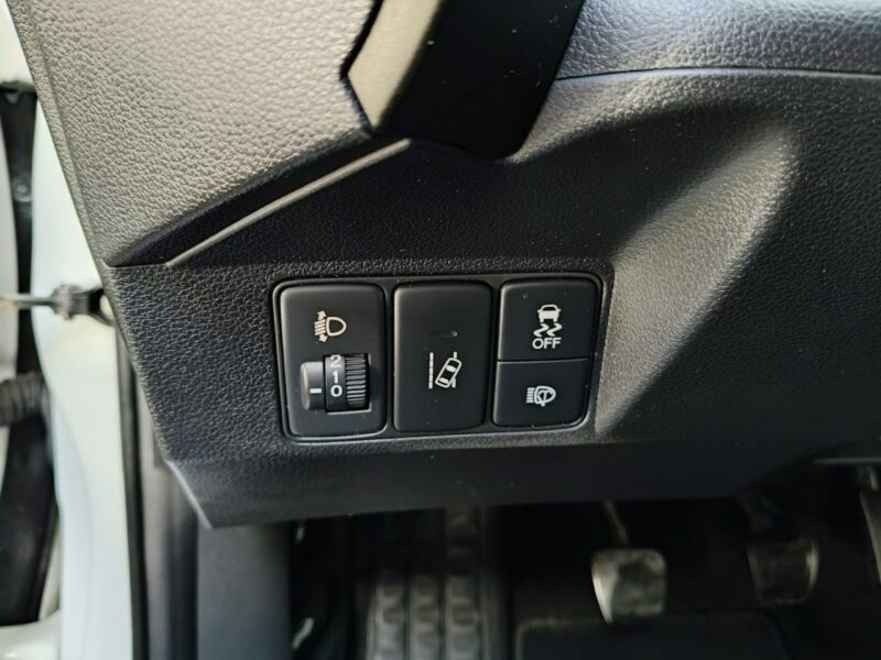 Honda Civic 1.8 142KM MartwePole, Navi,Kamera,ASyst.Pasa,Rozp. Znaków,GrzaneFotele IX (2011-)