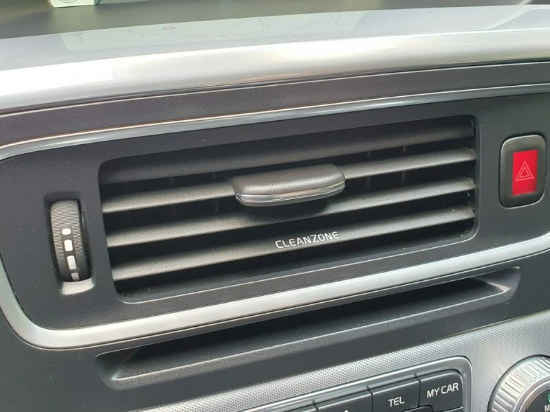 Volvo V60 2.0 D4 190KM # Momentum # NAVI # BiXenon # Skóra # Pełna Dokumentacja I (2010-2018)