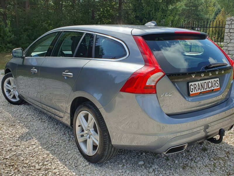 Volvo V60 2.0 D4 190KM # Momentum # NAVI # BiXenon # Skóra # Pełna Dokumentacja I (2010-2018)