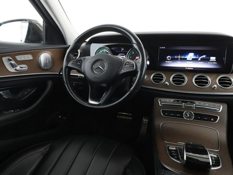 Mercedes E 220 FV23% 4X4 Automat Navi Klimatyzacja Podgrzewane fotele Bluetooth W213 (2016-)