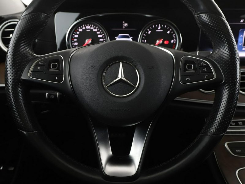Mercedes E 220 FV23% 4X4 Automat Navi Klimatyzacja Podgrzewane fotele Bluetooth W213 (2016-)