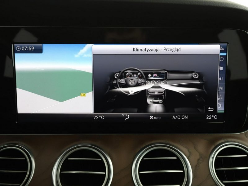 Mercedes E 220 FV23% 4X4 Automat Navi Klimatyzacja Podgrzewane fotele Bluetooth W213 (2016-)