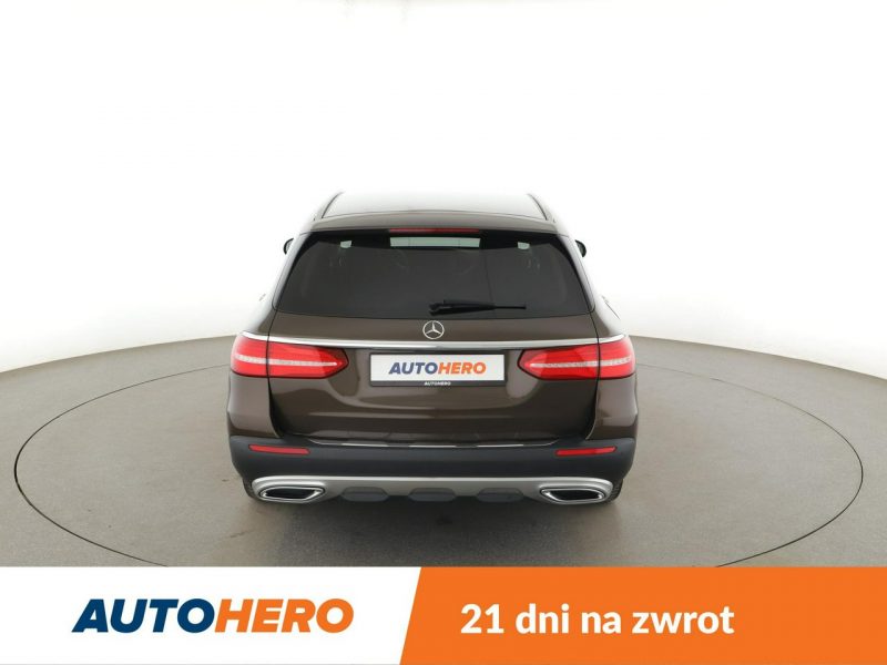 Mercedes E 220 FV23% 4X4 Automat Navi Klimatyzacja Podgrzewane fotele Bluetooth W213 (2016-)