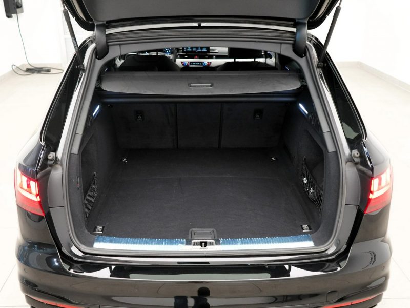 Audi A4 40 TDI Quattro S-Line Virtual LED Kamera Hak Pakiet Czerń ACC B9 (2015-)
