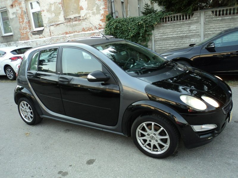 Smart Forfour sprzedam ładnega SMARTA FORFOUR 1.2 B 75 KM malutki przebieg udziel.GW I (2004-2006)