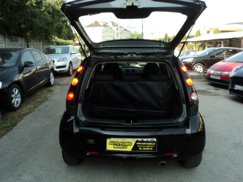 Smart Forfour sprzedam ładnega SMARTA FORFOUR 1.2 B 75 KM malutki przebieg udziel.GW I (2004-2006)