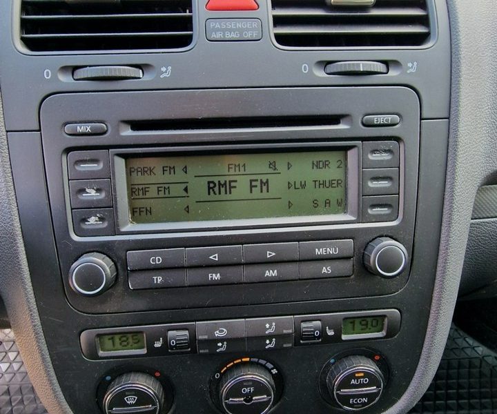 Volkswagen Golf (Nr. 123) 1.4 benzyna, klima, niski przebieg V (2003-2008)