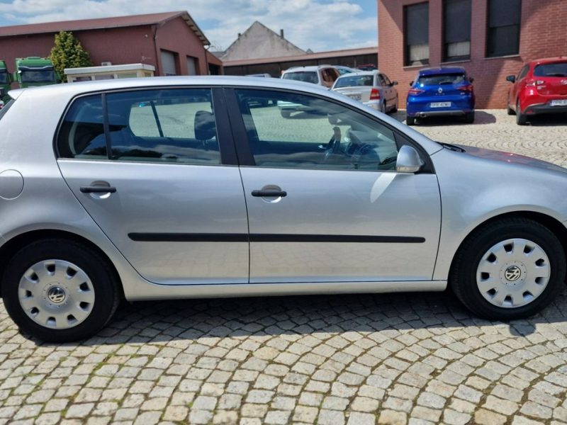 Volkswagen Golf (Nr. 123) 1.4 benzyna, klima, niski przebieg V (2003-2008)