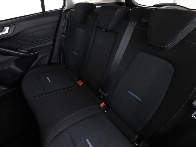 Ford Focus automat mHEV full LED virtual cocpit navi klima auto Mk4 (2018-)