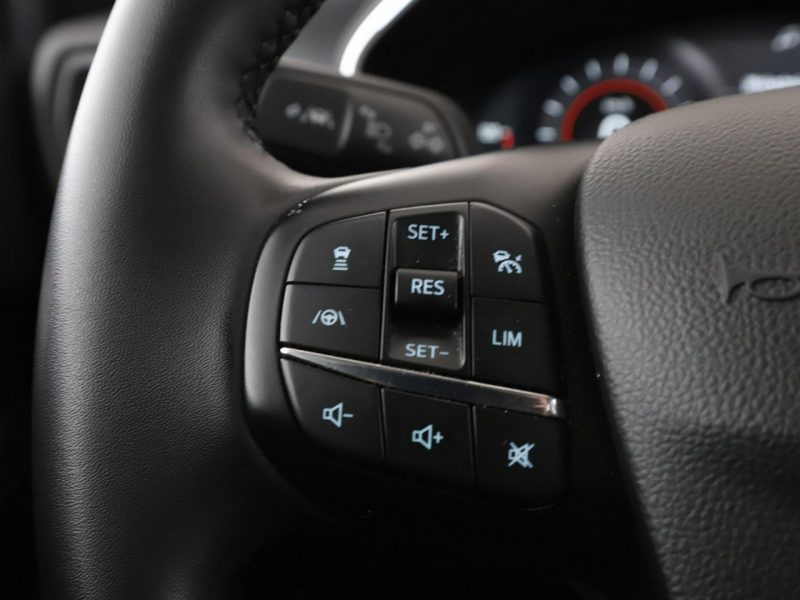 Ford Focus automat mHEV full LED virtual cocpit navi klima auto Mk4 (2018-)