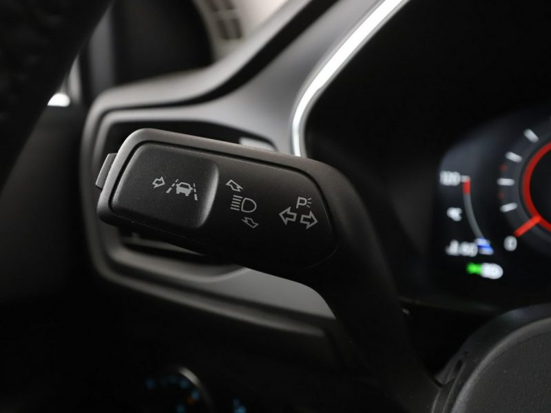 Ford Focus automat mHEV full LED virtual cocpit navi klima auto Mk4 (2018-)