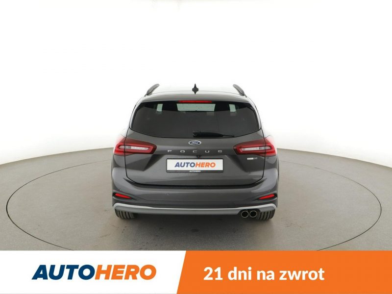 Ford Focus automat mHEV full LED virtual cocpit navi klima auto Mk4 (2018-)