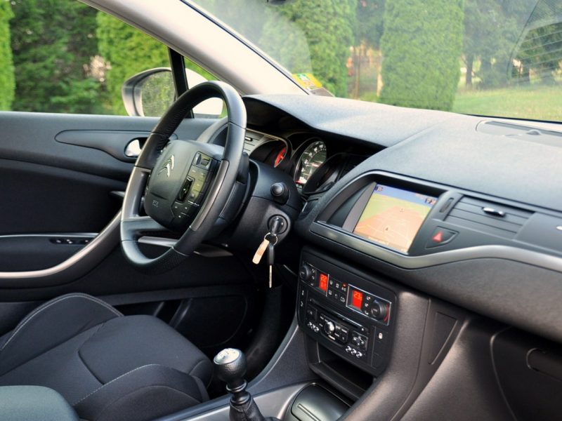 Citroen C5 2.0HDI(163KM)*Lift*Led*Duża Navi*Welur*Reling*2xParktronik*Alu17"ASO III (2008-)