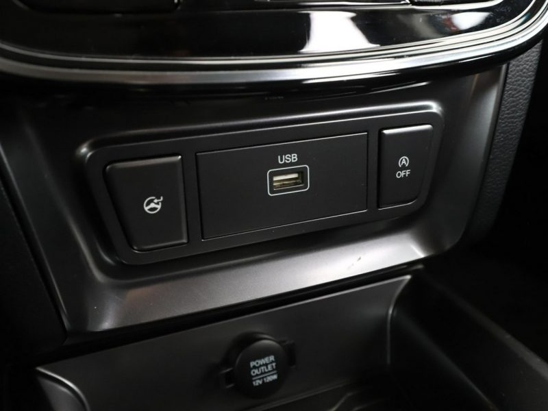 SsangYong Tivoli Historia serwisowa Klimatyzacja Czujniki parkowania El. szyby Bluetoot
