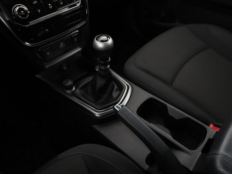 SsangYong Tivoli Historia serwisowa Klimatyzacja Czujniki parkowania El. szyby Bluetoot